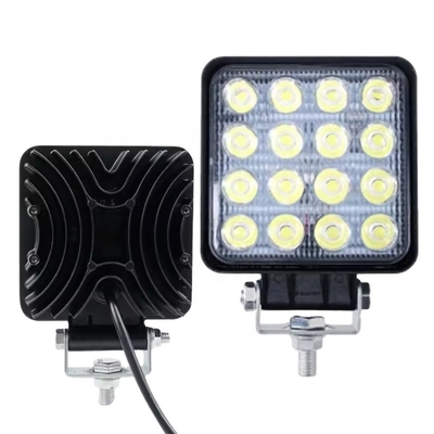 Luz de trabajo de LED faro Lámpara de conducción Funcionamiento de 48W para maquinaria agrícola Tractor Excavadora Recolector Recolector Bulldozer