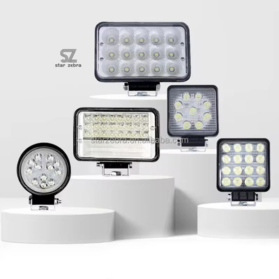Luz de trabajo de LED faro Lámpara de conducción Funcionamiento de 48W para maquinaria agrícola Tractor Excavadora Recolector Recolector Bulldozer