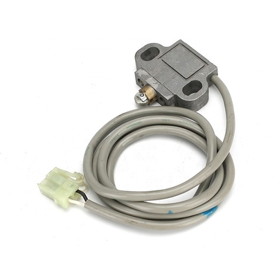PC200-5 PC200-6 6F95 Travelling Pressure Sensor Excavator Switch D4C-9093 203-06-5621